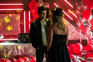  Paul Wesley, Claire Holt Photo