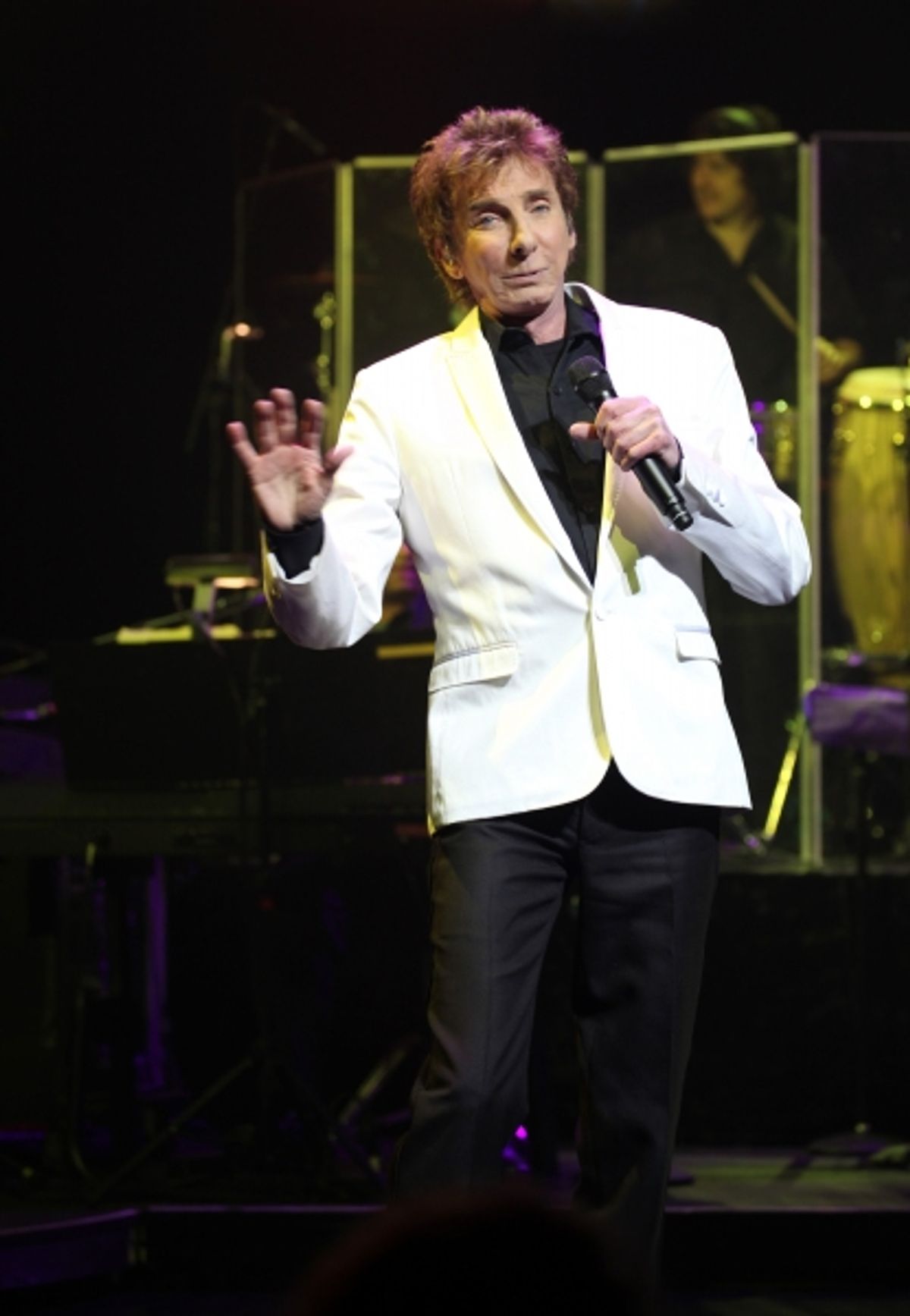 Barry Manilow  at 