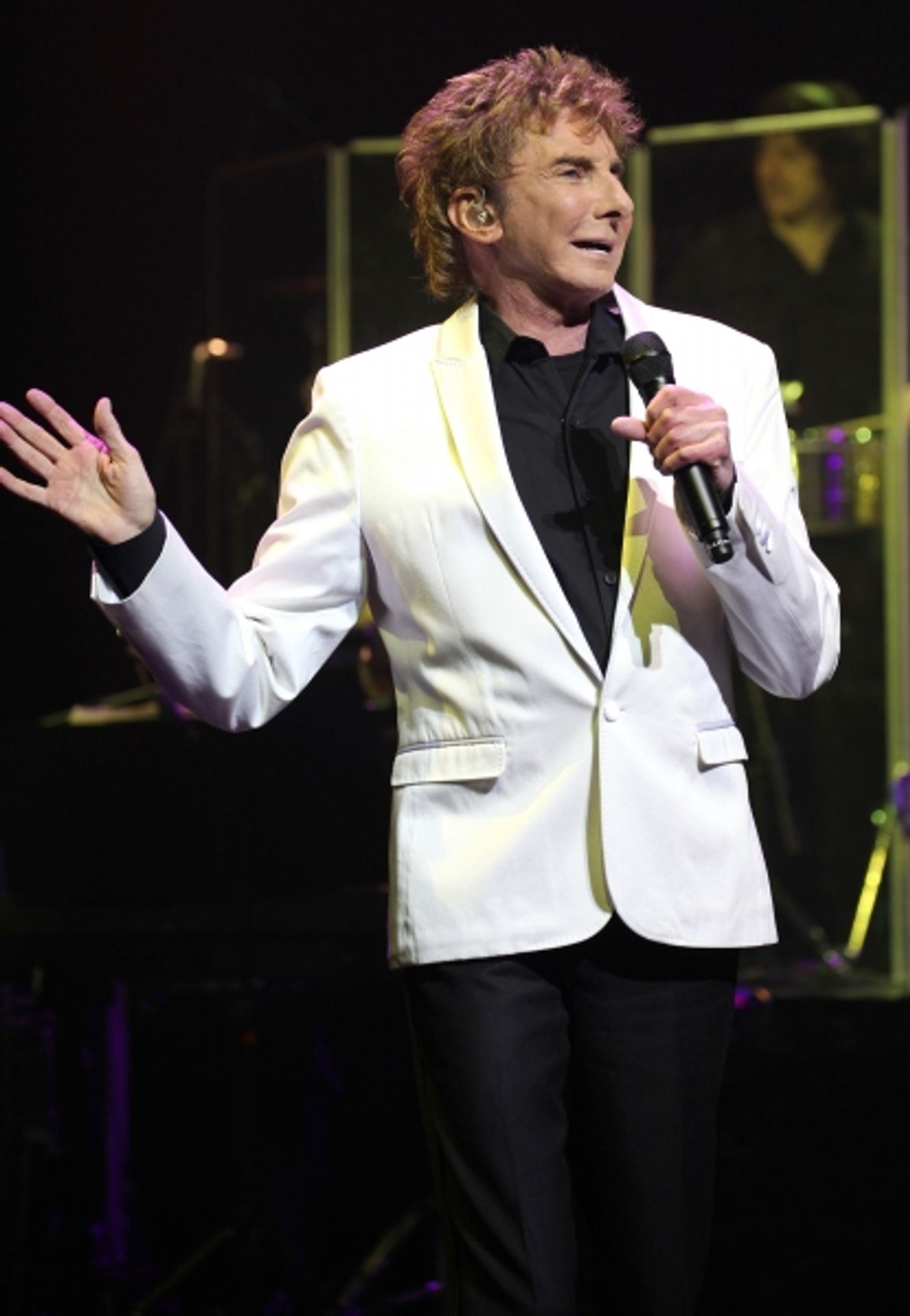 Photo Coverage: MANILOW ON BROADWAY's Opening Night Curtain Call and Encore!  Image
