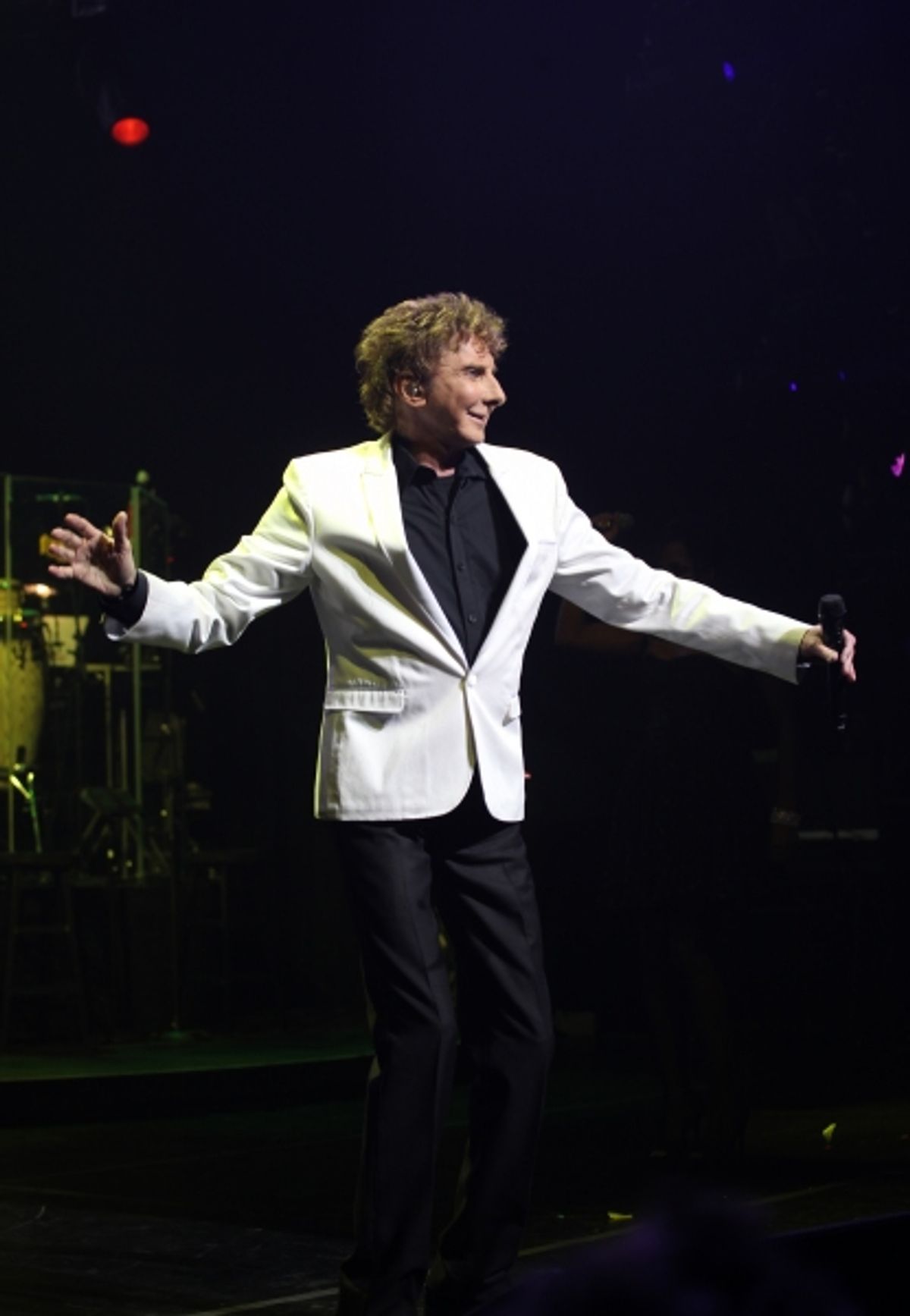 Barry Manilow  at 