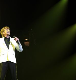 Barry Manilow  Photo