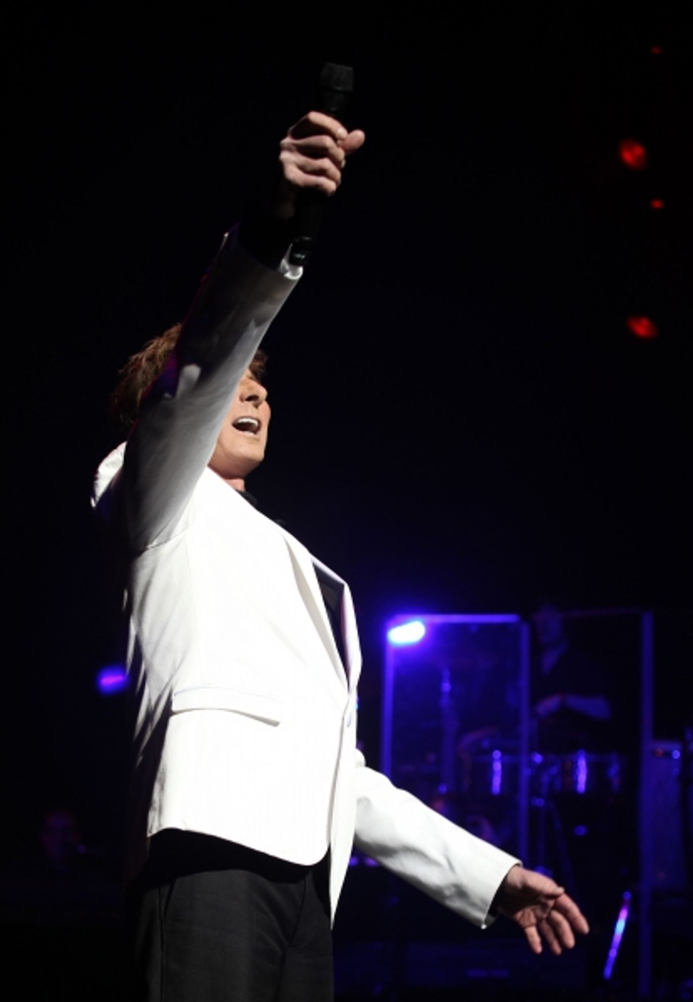 Photo Coverage: MANILOW ON BROADWAY's Opening Night Curtain Call and Encore!  Image