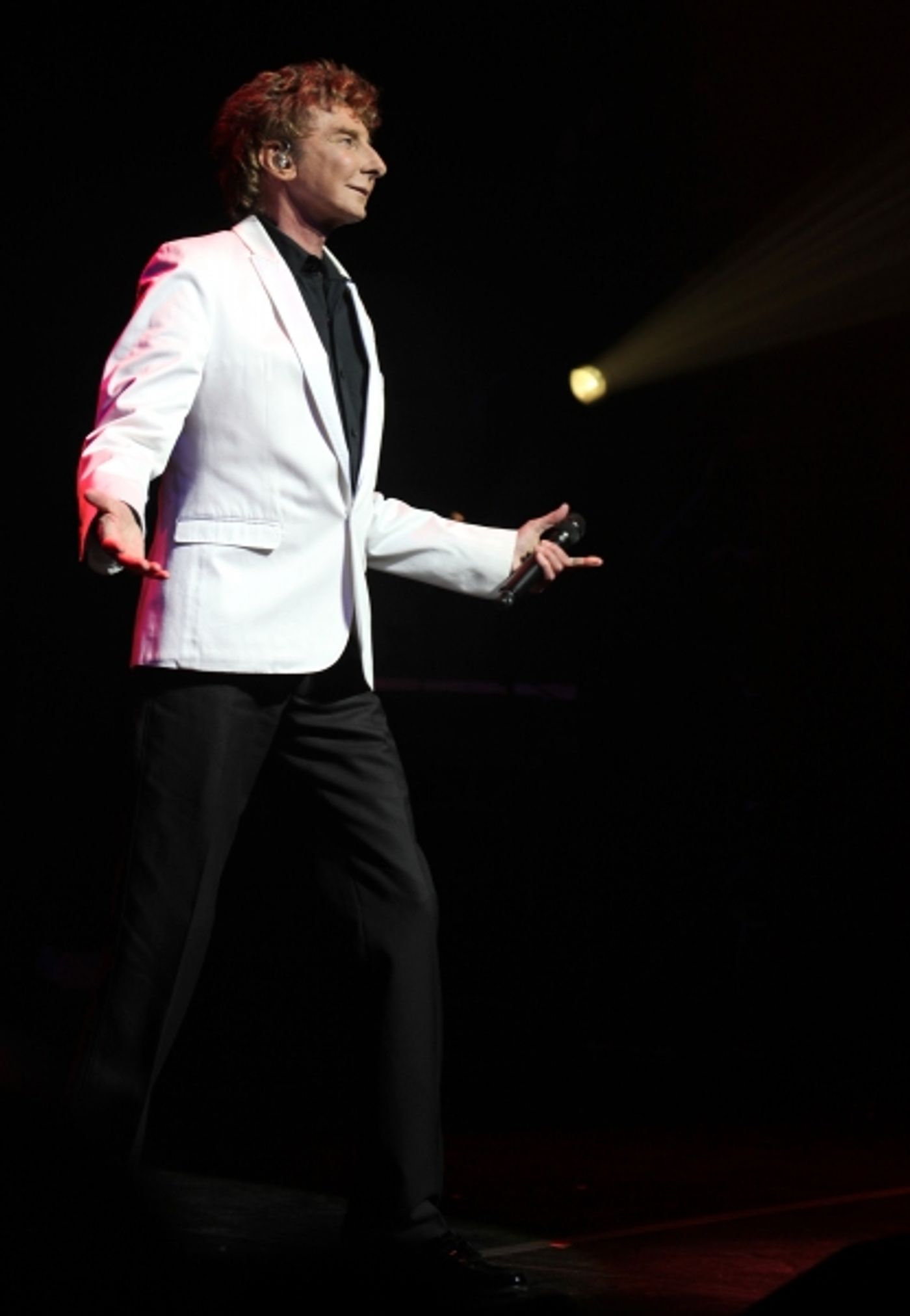 Photo Coverage: MANILOW ON BROADWAY's Opening Night Curtain Call and Encore!  Image