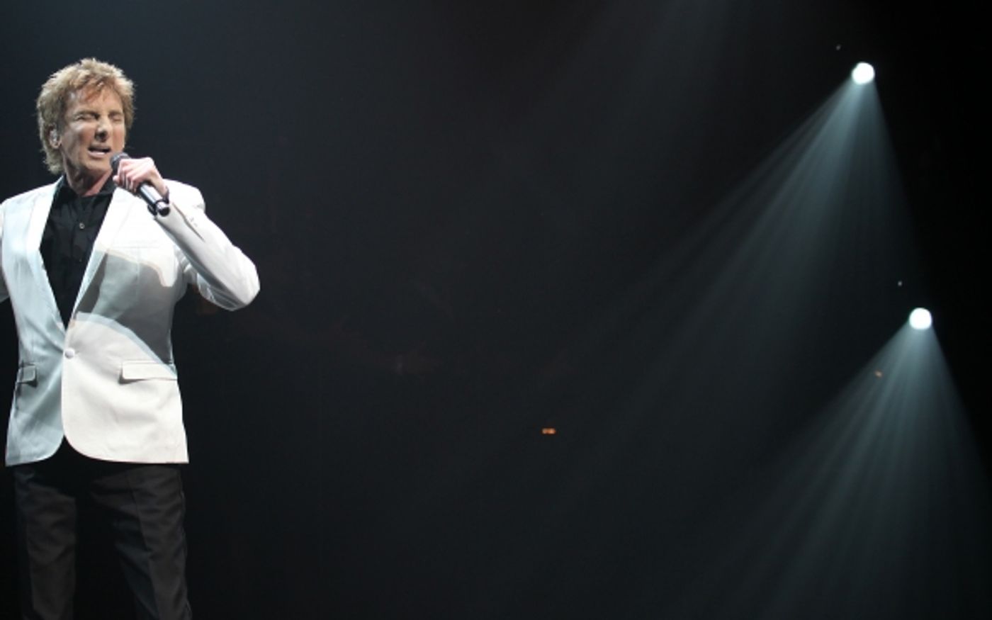 Photo Coverage: MANILOW ON BROADWAY's Opening Night Curtain Call and Encore!  Image