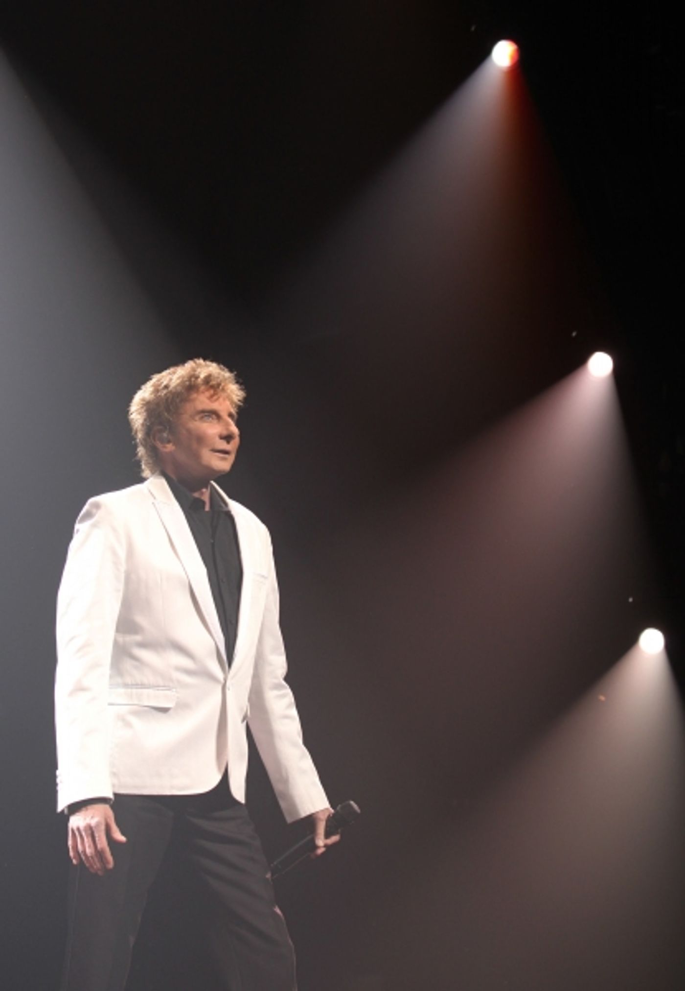 Photo Coverage: MANILOW ON BROADWAY's Opening Night Curtain Call and Encore!  Image