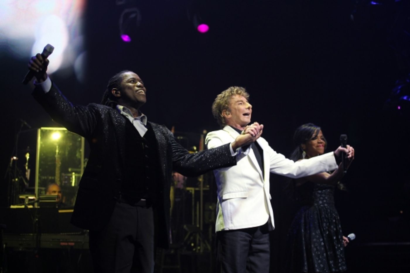 Photo Coverage: MANILOW ON BROADWAY's Opening Night Curtain Call and Encore! Photo Coverage: MANILOW ON BROADWAY's Opening Night Curtain Call and Encore! Image