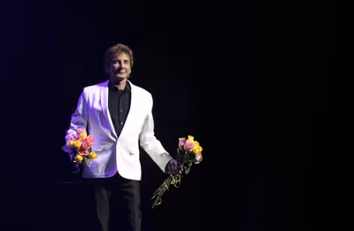 Barry Manilow Photo