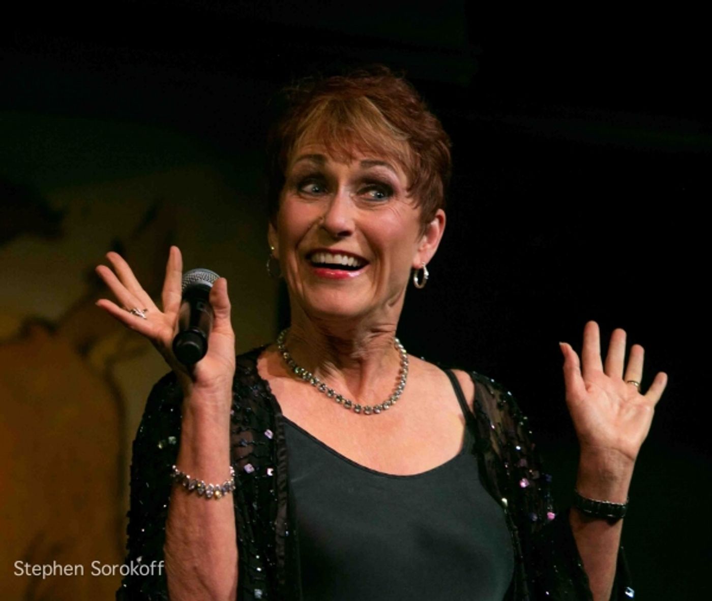 Photo Coverage: Amanda McBroom Brings A VALENTINE ROSE to Cafe Carlyle Image