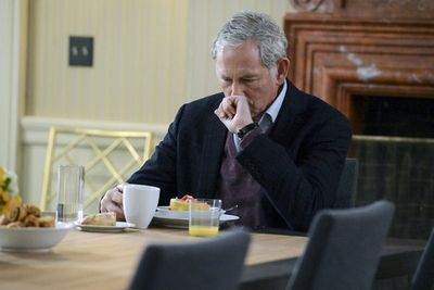 Victor Garber Photo