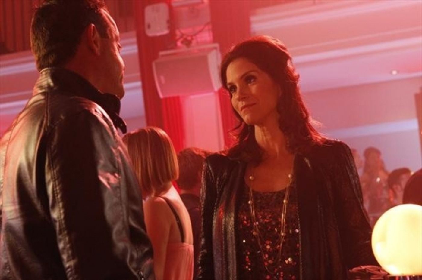 Photo Flash: THE NEIGHBORS' 'Mother Clubbers'  Image