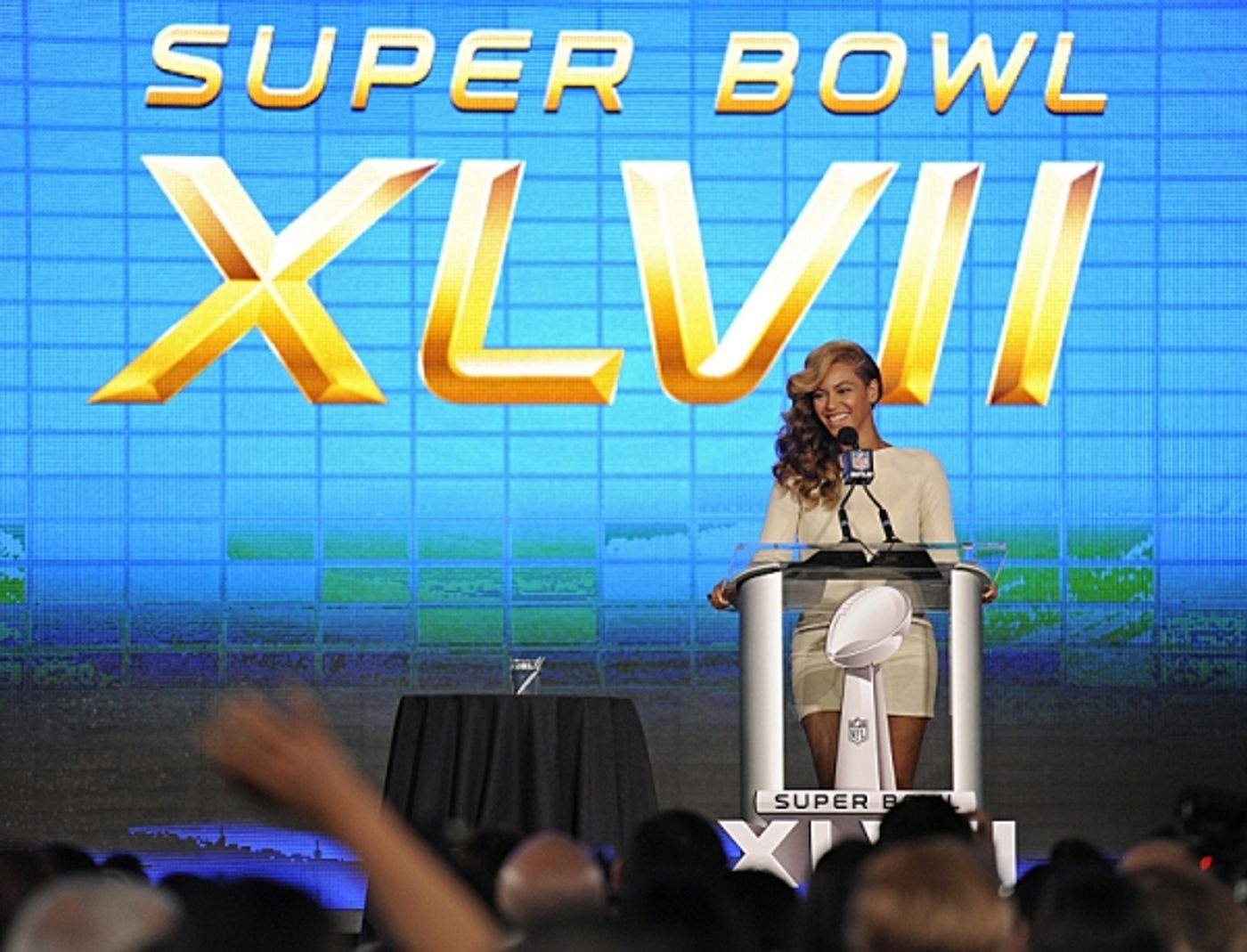 Photo Flash: 'Any Questions?'; Beyonce Addresses Lip-Gate at SUPER BOWL Press Conference Photo Flash: 'Any Questions?'; Beyonce Addresses Lip-Gate at SUPER BOWL Press Conference Image