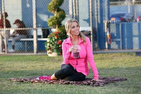 CHERYL HINES Photo