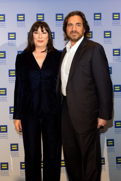 Anjelica Huston, Thorsten Kaye
 Photo