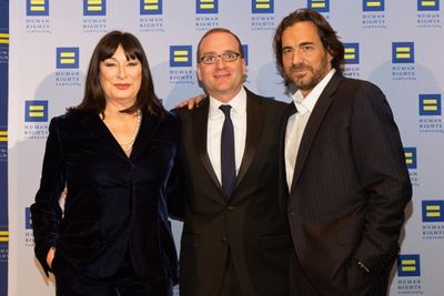 Anjelica Huston, Chad Griffin, Thorsten Kaye
 Photo