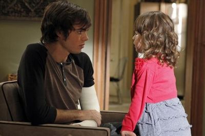 REID EWING, AUBREY ANDERSON-EMMONS  Photo