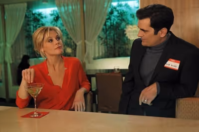 JULIE BOWEN, TY BURRELL Photo