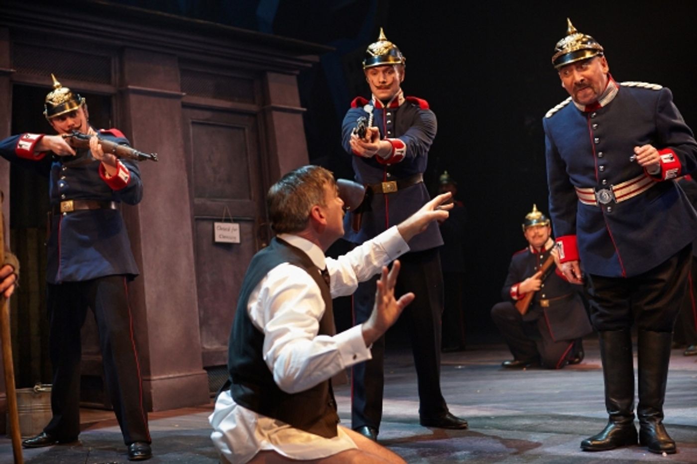 Photo Flash: First Look at Antony Sher and More in THE CAPTAIN OF KOPENICK  Image