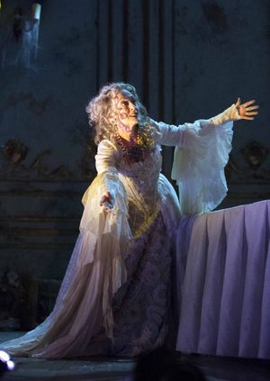 Paula Wilcox (Miss Havisham)  Photo