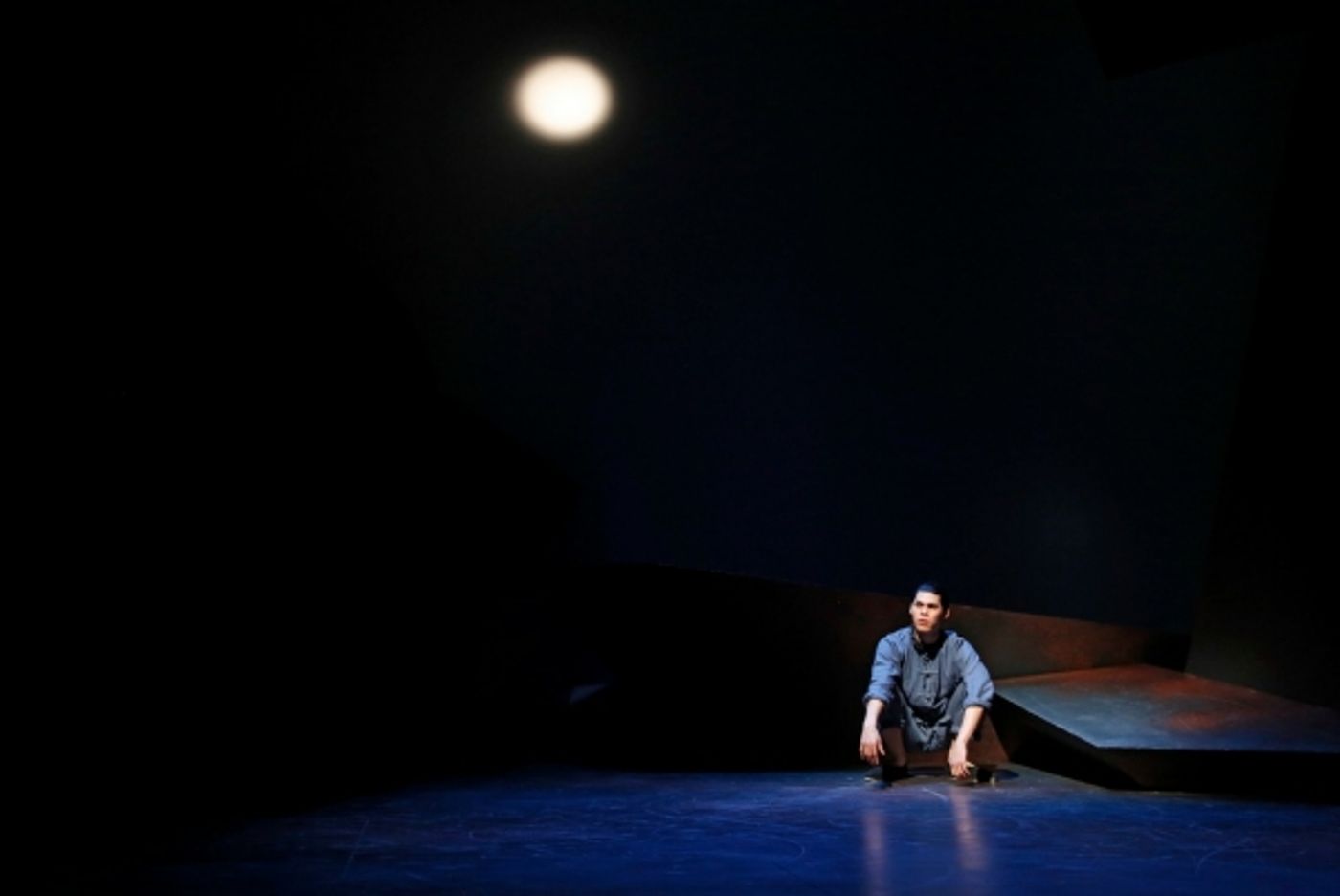 Photo Flash: First Look at Signature Theatre's THE DANCE AND THE RAILROAD  Image