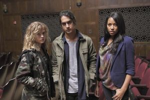 MADDIE HASSON, AVAN JOGIA, KYLIE BUNBURY @ BroadwayWorld MADDIE HASSON, AVAN JOGIA, KYLIE BUNBURY Photo