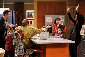 Zach Cregger, Anthony Anderson, Jamie-Lynn Sigler, Mykayla Sohn, Tempestt Bledsoe Photo