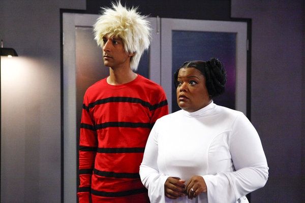 Danny Pudi, Yvette Nicole Brown  Photo