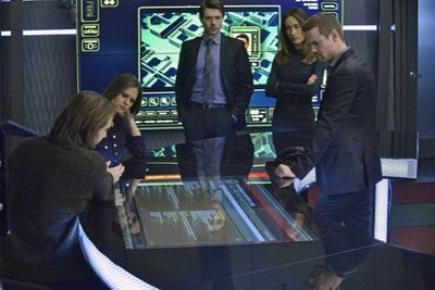 Aaron Stanford, Lyndsy Fonseca, Noah Bean, Maggie Q, Shane West Photo