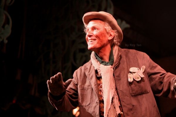 Paul Nicholas as The Sewerman Photo
