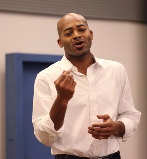 Brandon Victor Dixon Photo