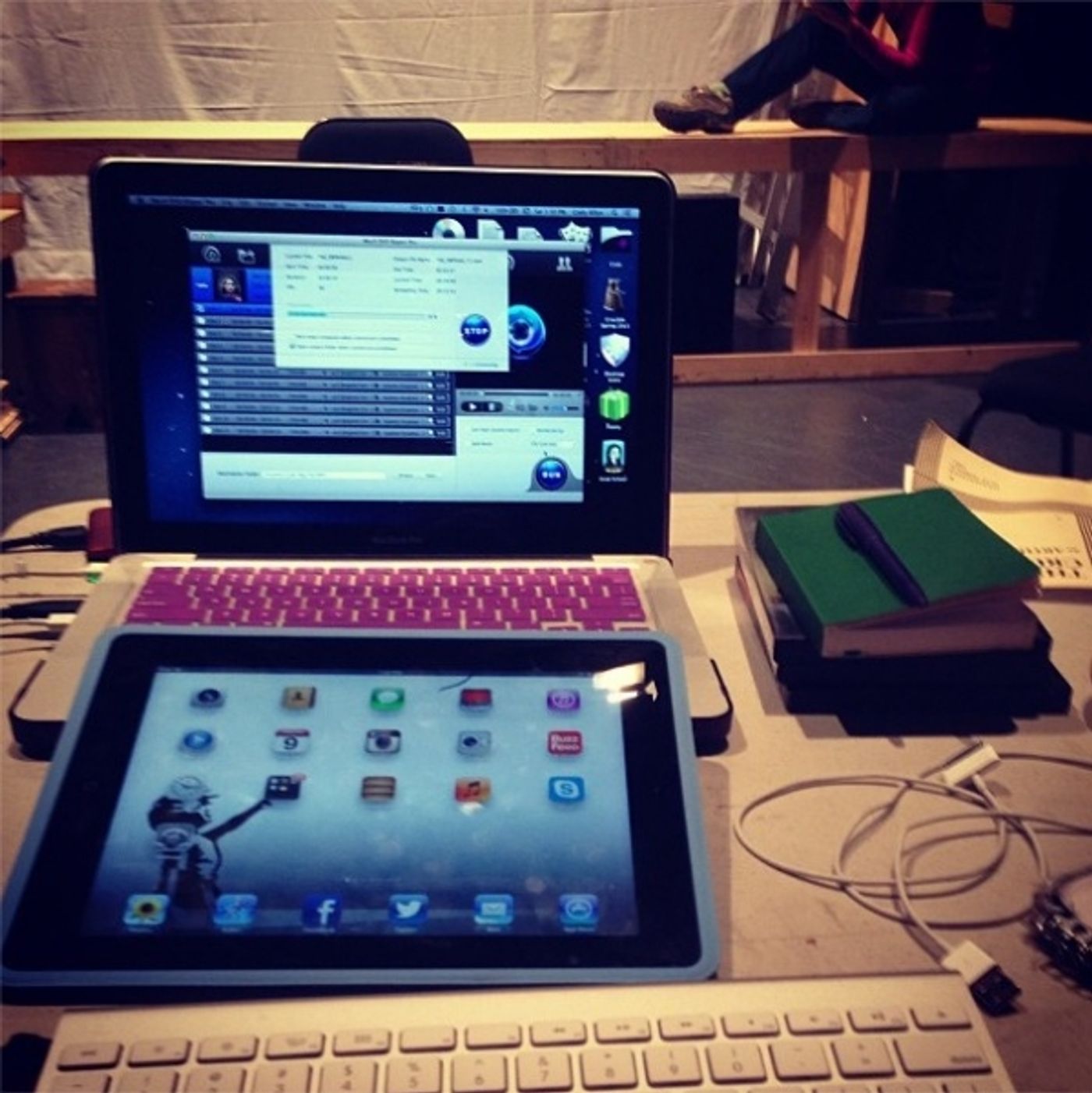 Photo Flash: Saturday Intermission Pics, Feb 9 - Broadway Snowman, ANNIE's Entourage, HAIR Does MOTOWN and More! Photo Flash: Saturday Intermission Pics, Feb 9 - Broadway Snowman, ANNIE's Entourage, HAIR Does MOTOWN and More! Image