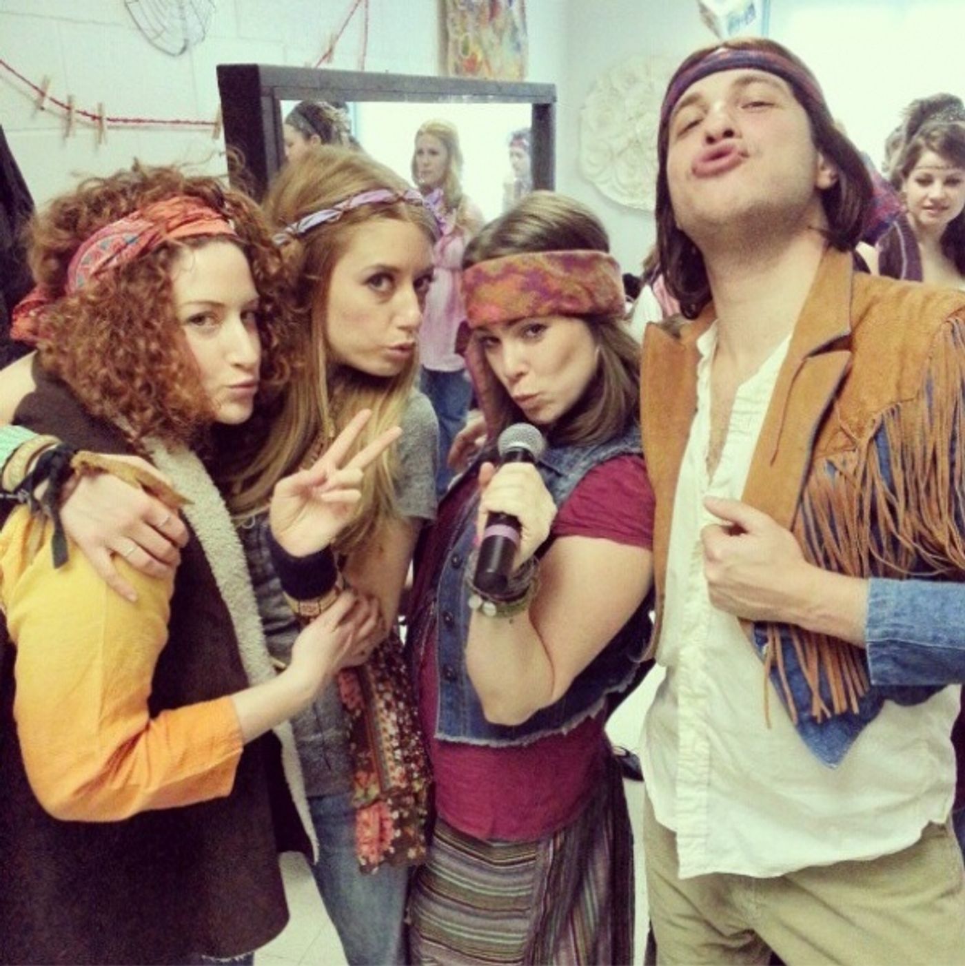 Photo Flash: Saturday Intermission Pics, Feb 9 - Broadway Snowman, ANNIE's Entourage, HAIR Does MOTOWN and More! Photo Flash: Saturday Intermission Pics, Feb 9 - Broadway Snowman, ANNIE's Entourage, HAIR Does MOTOWN and More! Image