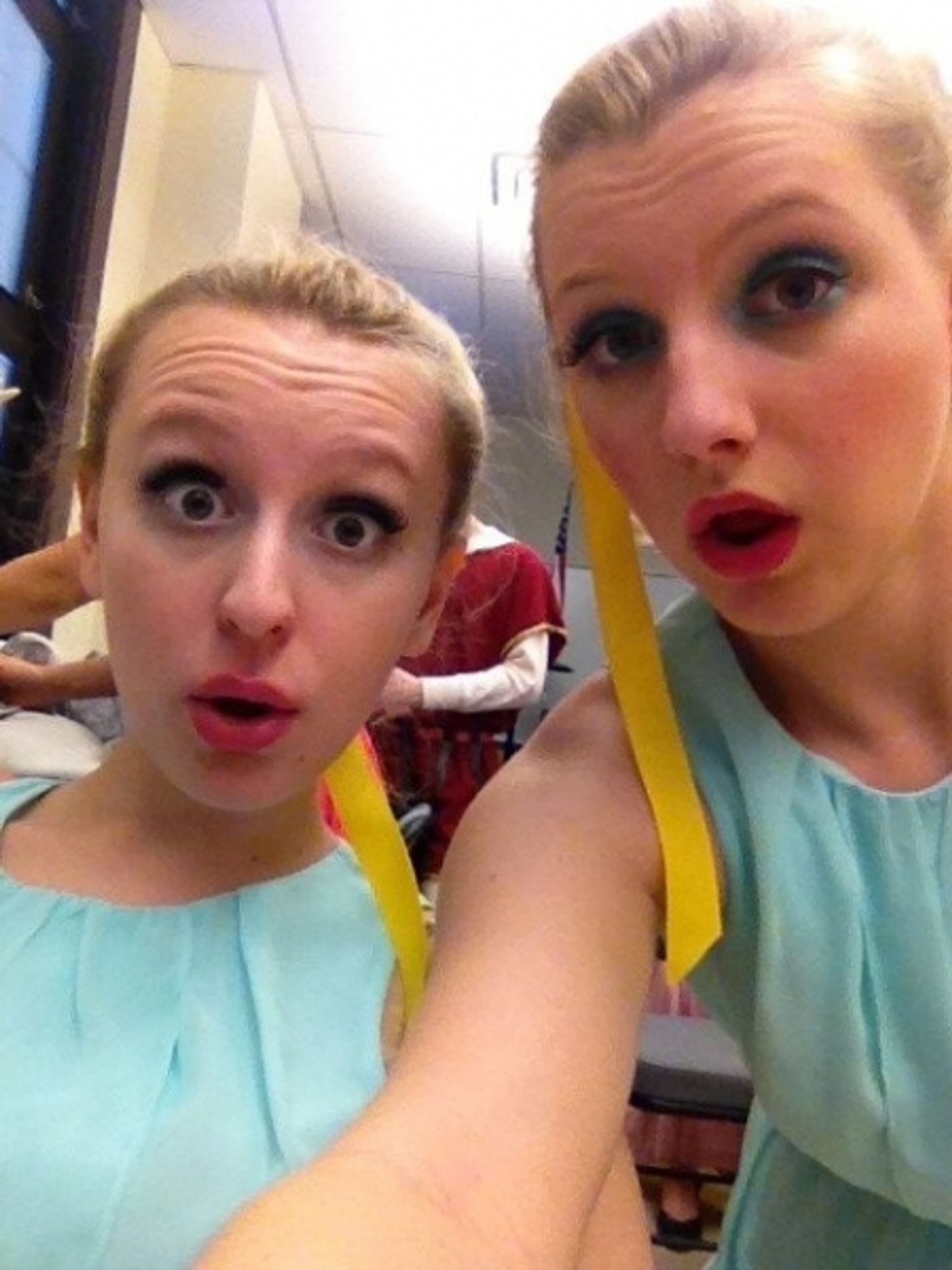 Photo Flash: Saturday Intermission Pics, Feb 9 - Broadway Snowman, ANNIE's Entourage, HAIR Does MOTOWN and More! Photo Flash: Saturday Intermission Pics, Feb 9 - Broadway Snowman, ANNIE's Entourage, HAIR Does MOTOWN and More! Image