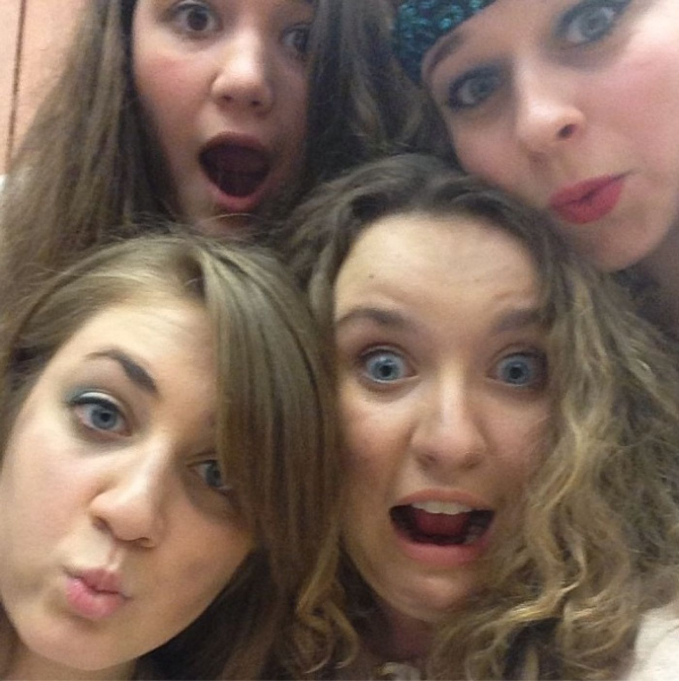 Photo Flash: Saturday Intermission Pics, Feb 9 - Broadway Snowman, ANNIE's Entourage, HAIR Does MOTOWN and More! Photo Flash: Saturday Intermission Pics, Feb 9 - Broadway Snowman, ANNIE's Entourage, HAIR Does MOTOWN and More! Image