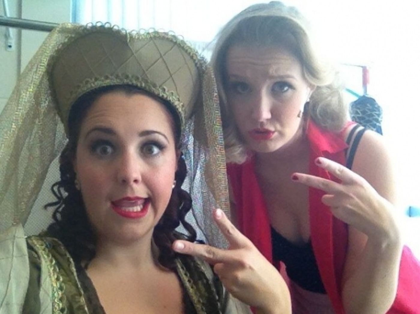 Photo Flash: Saturday Intermission Pics, Feb 9 - Broadway Snowman, ANNIE's Entourage, HAIR Does MOTOWN and More! Photo Flash: Saturday Intermission Pics, Feb 9 - Broadway Snowman, ANNIE's Entourage, HAIR Does MOTOWN and More! Image