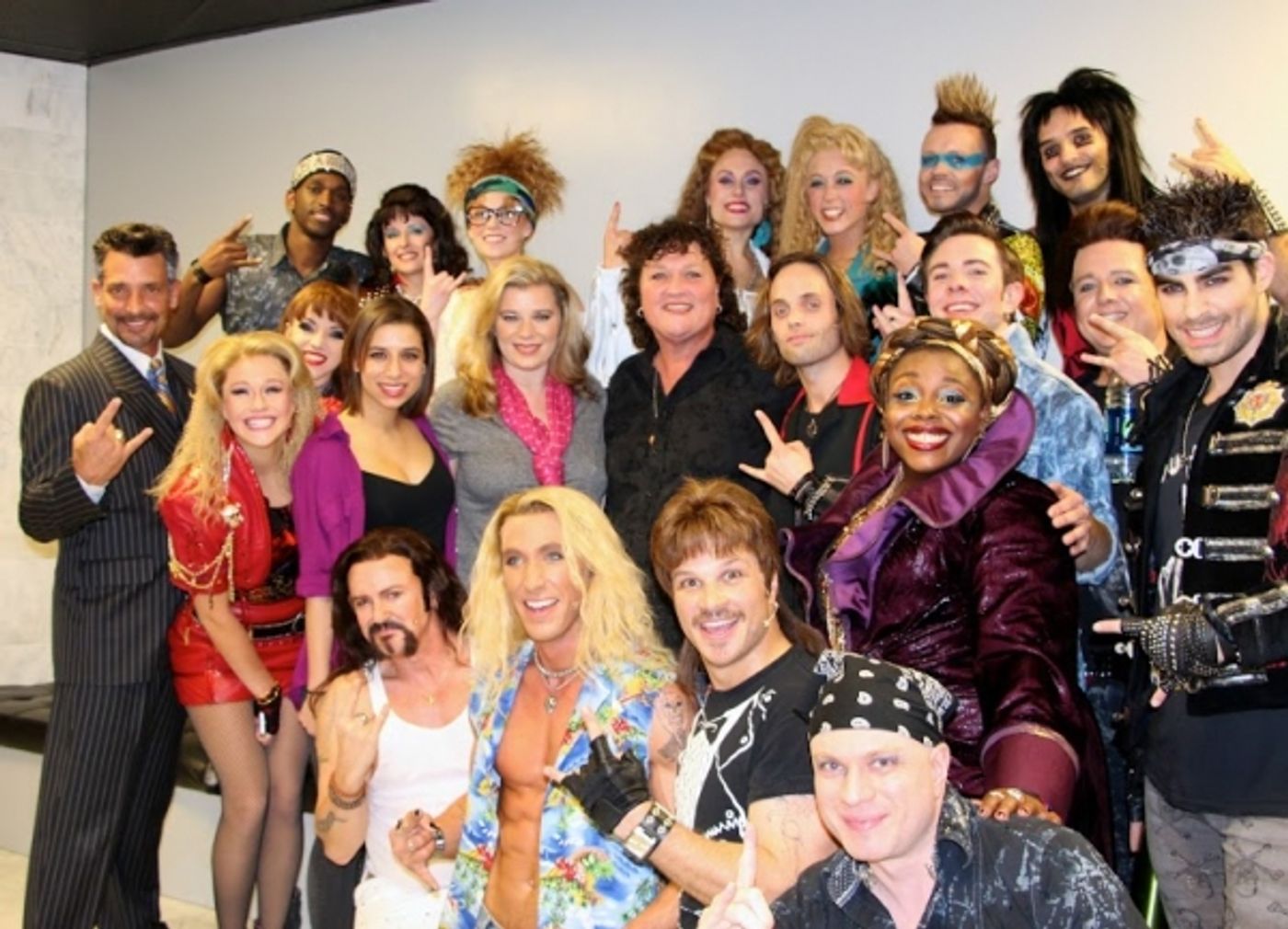 Photo Flash: GLEE's Dot-Marie Jones Visits ROCK OF AGES Las Vegas  Image