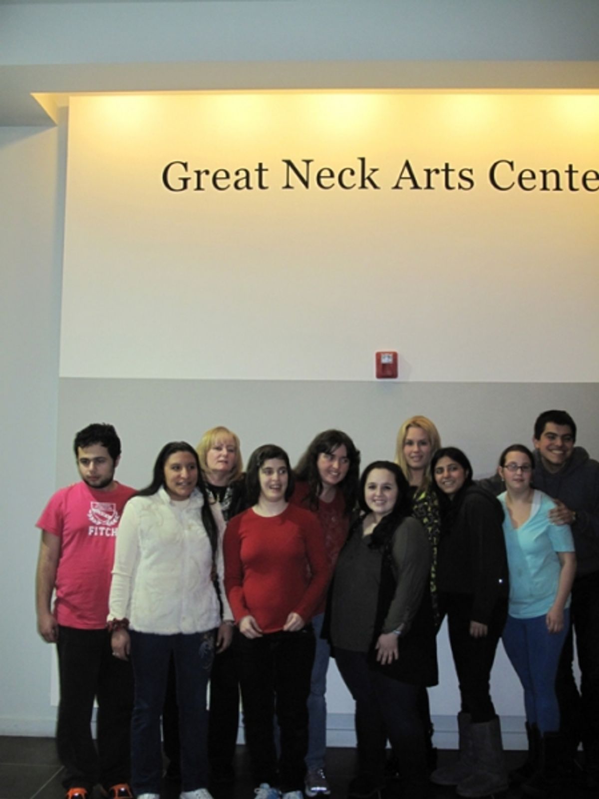 Nikki Blonsky poses with students in the Great Neck Arts CenterÃ¢â‚¬â„¢s special needs Ã¢â‚¬Å“Dinner, Music and ArtÃ¢â‚¬Â class, along with teacher Brooke Greiff and assistant teacher Cindy Zubli at 