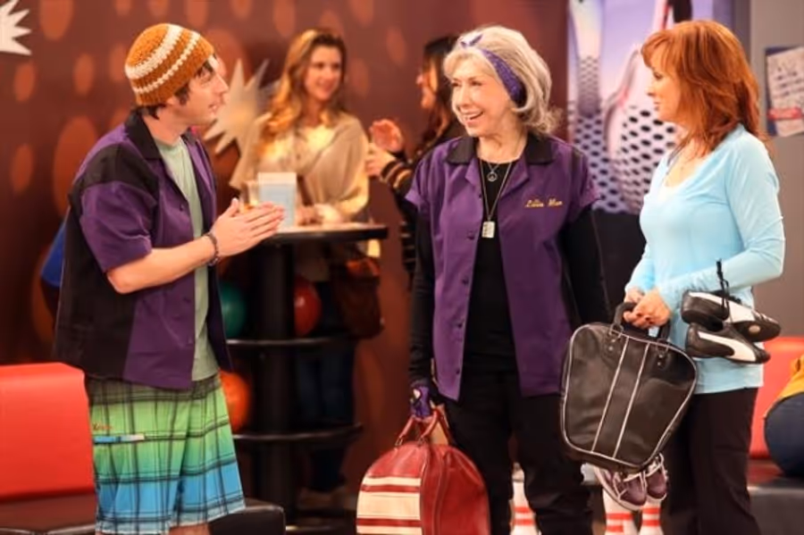 Photo Flash: MALIBU COUNTRY's 'Bowling for Mama' Image