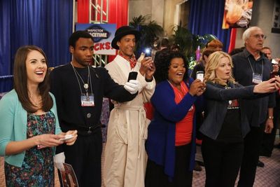 Alison Brie, Donald Glover, Danny Pudi, Yvette Nicole Brown, Gillian Jacobs, Chevy Ch Photo