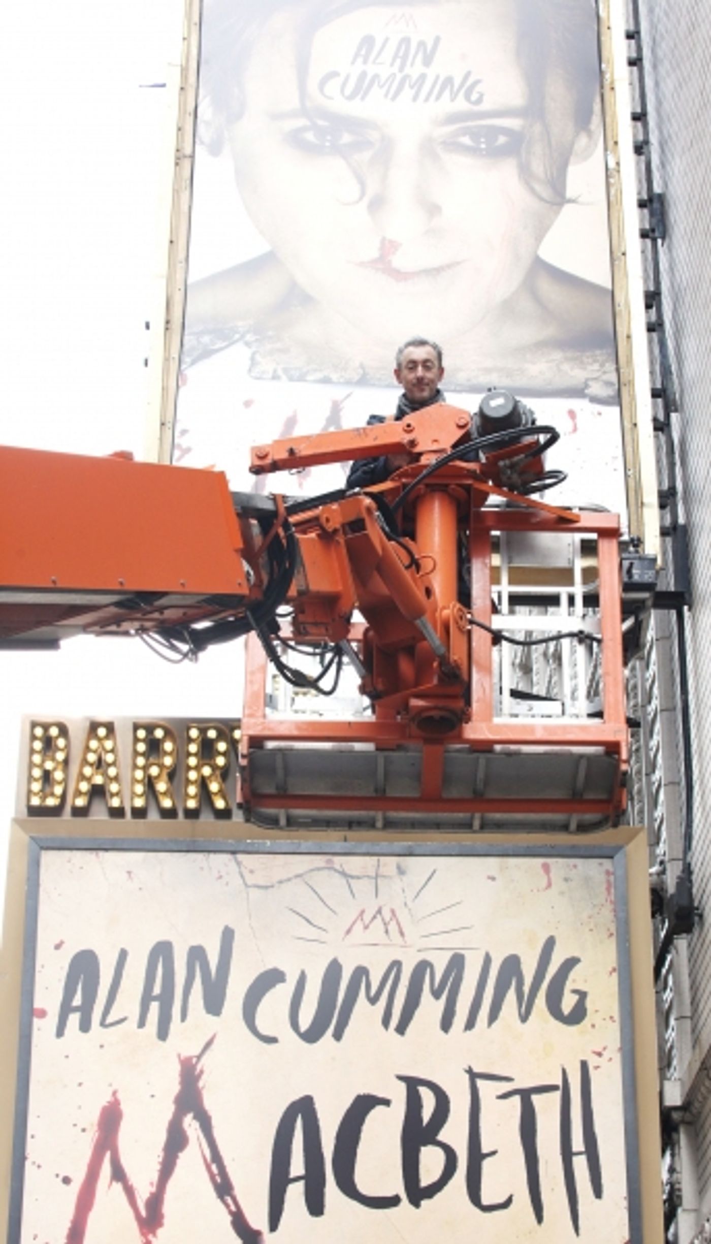 Photo Coverage:  Alan Cumming Helps Install MACBETH Marquee  Image
