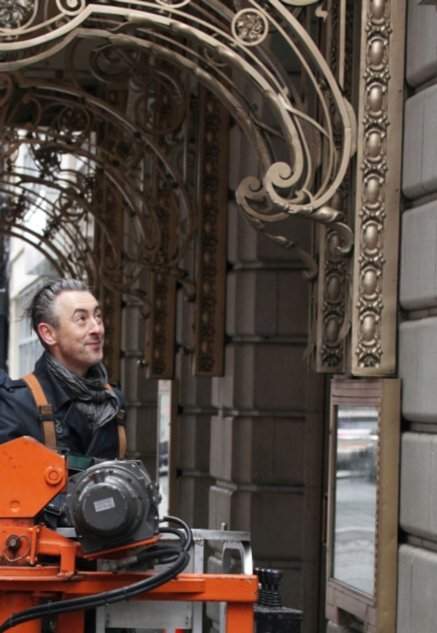 Photo Coverage:  Alan Cumming Helps Install MACBETH Marquee  Image