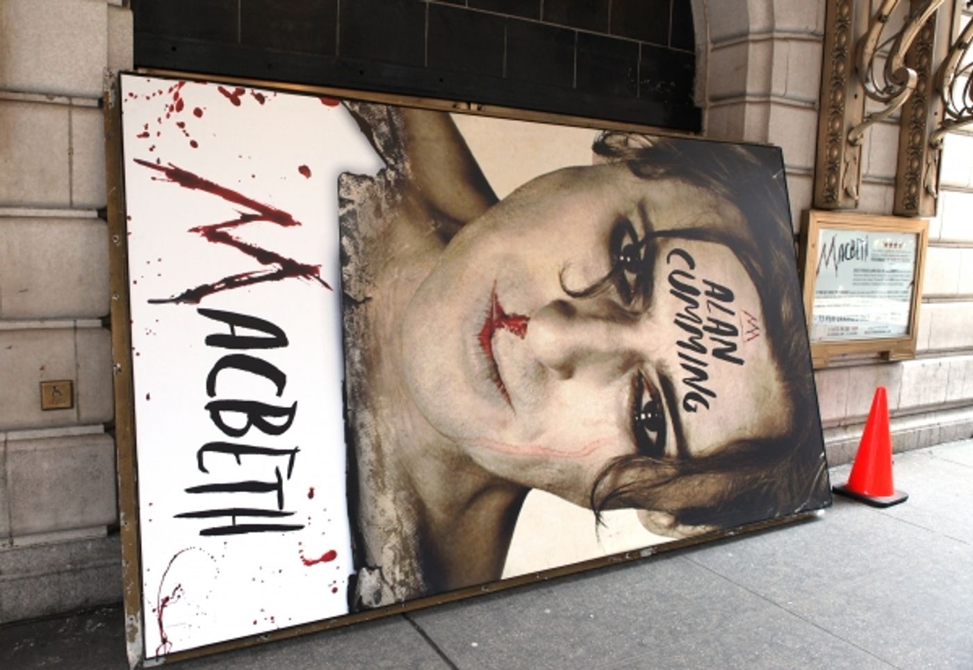 Photo Coverage:  Alan Cumming Helps Install MACBETH Marquee  Image