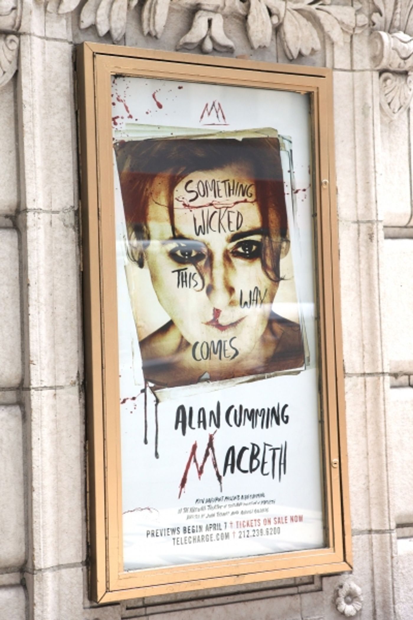 Photo Coverage:  Alan Cumming Helps Install MACBETH Marquee  Image