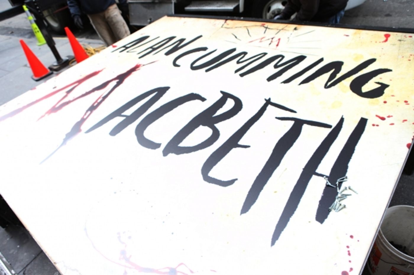 Photo Coverage:  Alan Cumming Helps Install MACBETH Marquee  Image