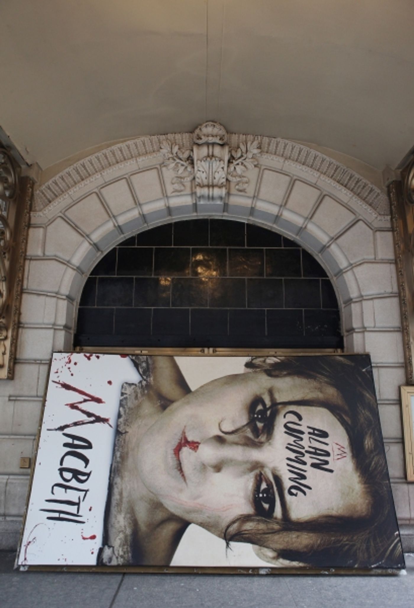 Photo Coverage:  Alan Cumming Helps Install MACBETH Marquee  Image