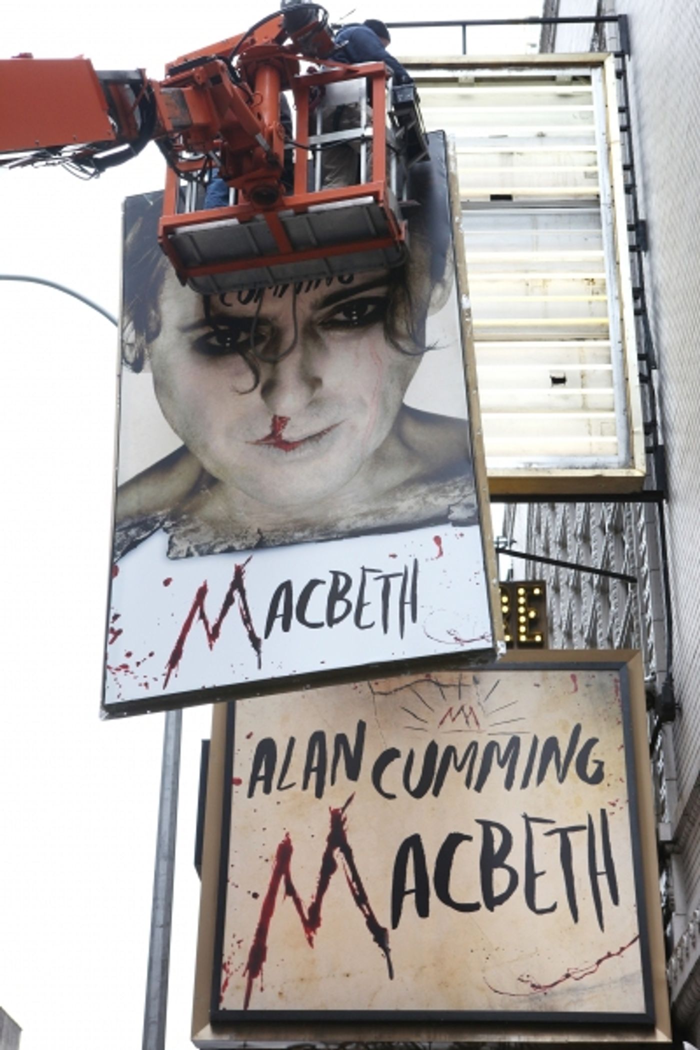 Photo Coverage:  Alan Cumming Helps Install MACBETH Marquee  Image