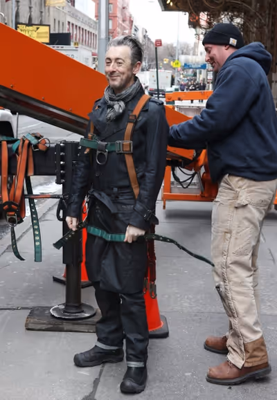Alan Cumming gearing up Photo