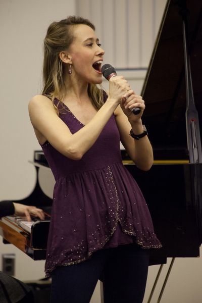 Photos: Cast of Broadway's MAMMA MIA! Teams Up with Sing For Your Seniors — photo 12 of 36