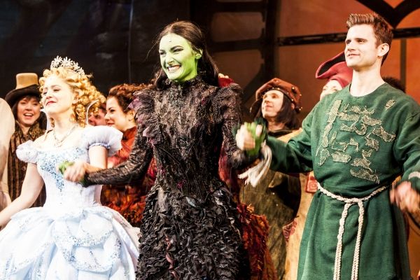 Photo Coverage: Willemijn Verkaik Takes First Bow as WICKED's 'Elphaba' — photo 10 of 11