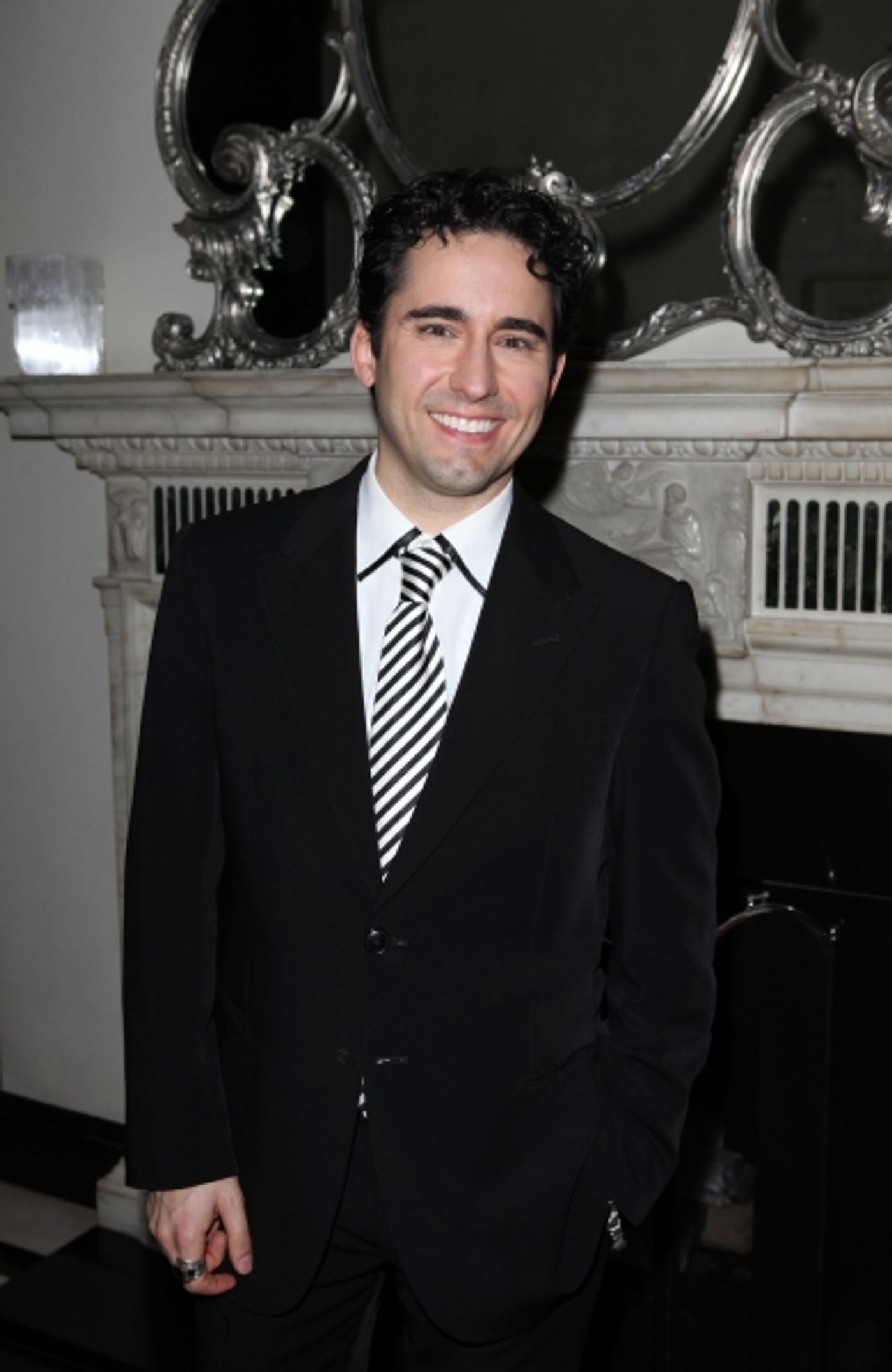 Photo Coverage: John Lloyd Young Brings MY TURN to Cafe Carlyle  Image