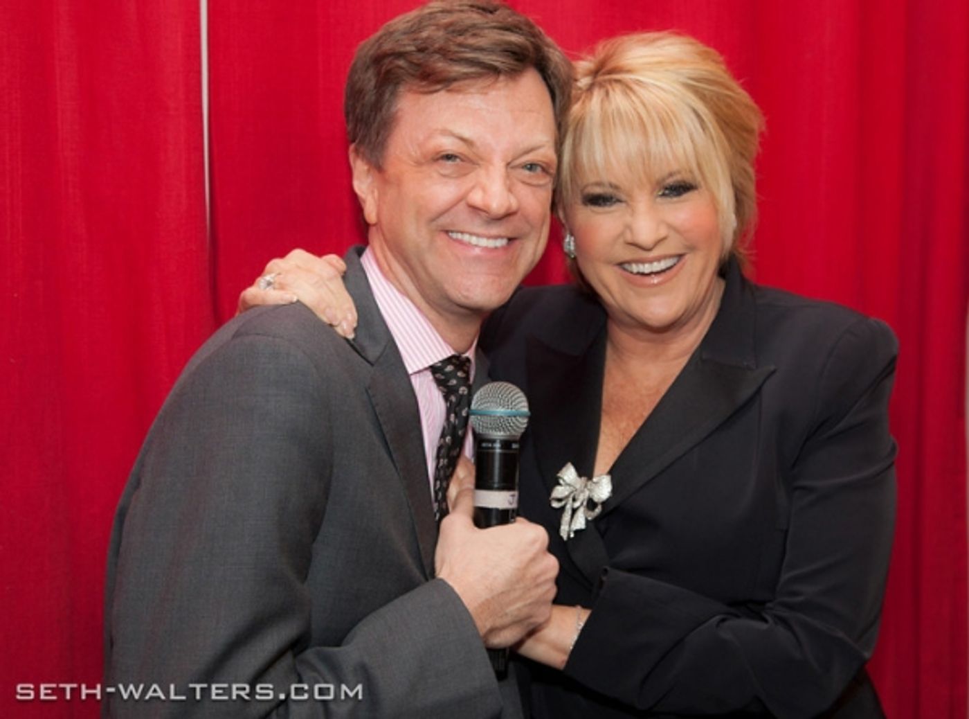 Photo Flash: Liza Minnelli and Barry Manilow Cheer Lorna Luft at Birdland  Image